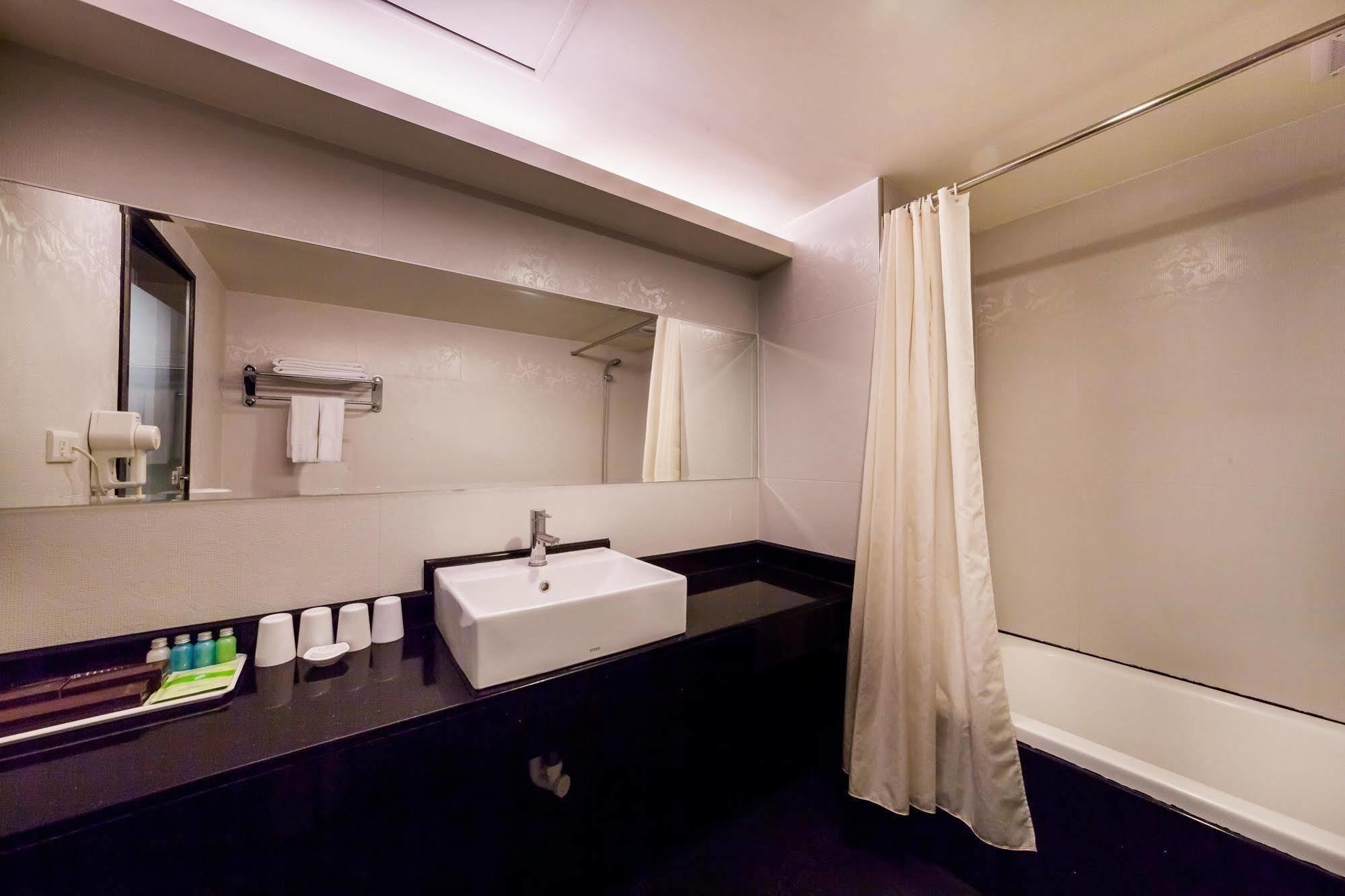 華麗大飯店ferrary Hotel Taipei Eksteriør billede